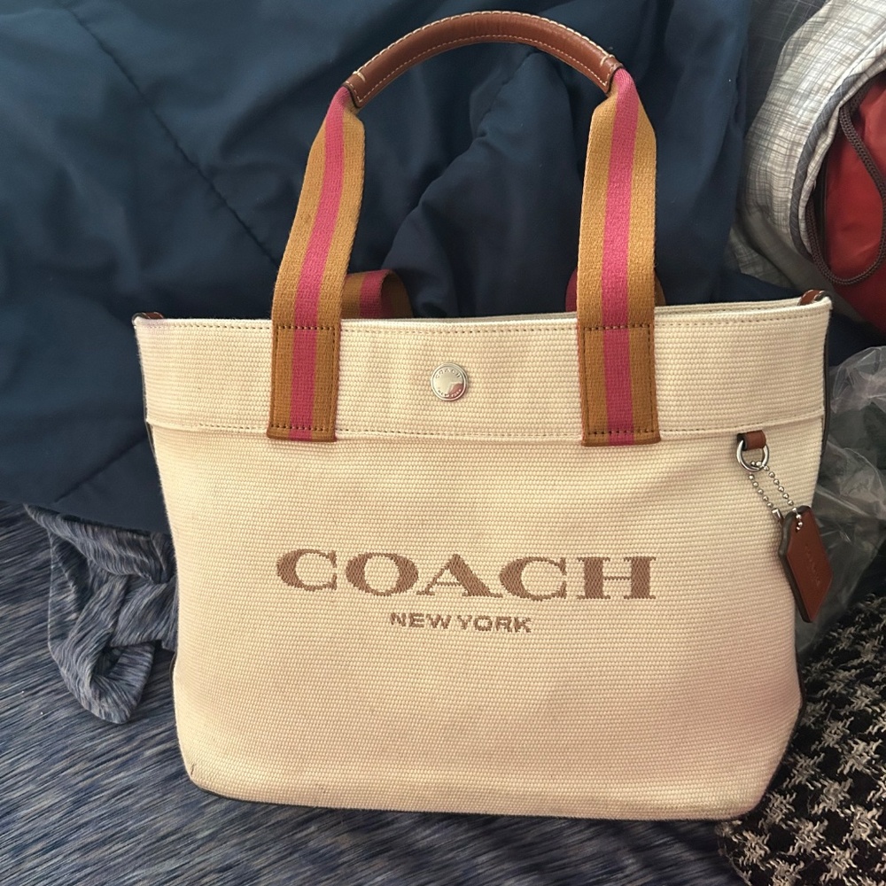 Small Coach Tote, Barely Used. Great Condition!! - image 2
